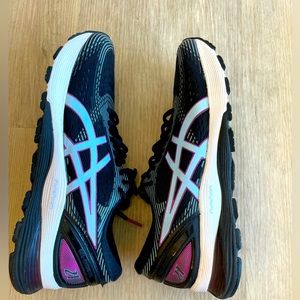 ASICS Gel-Nimbus 21 Women's Running Shoes - size 10